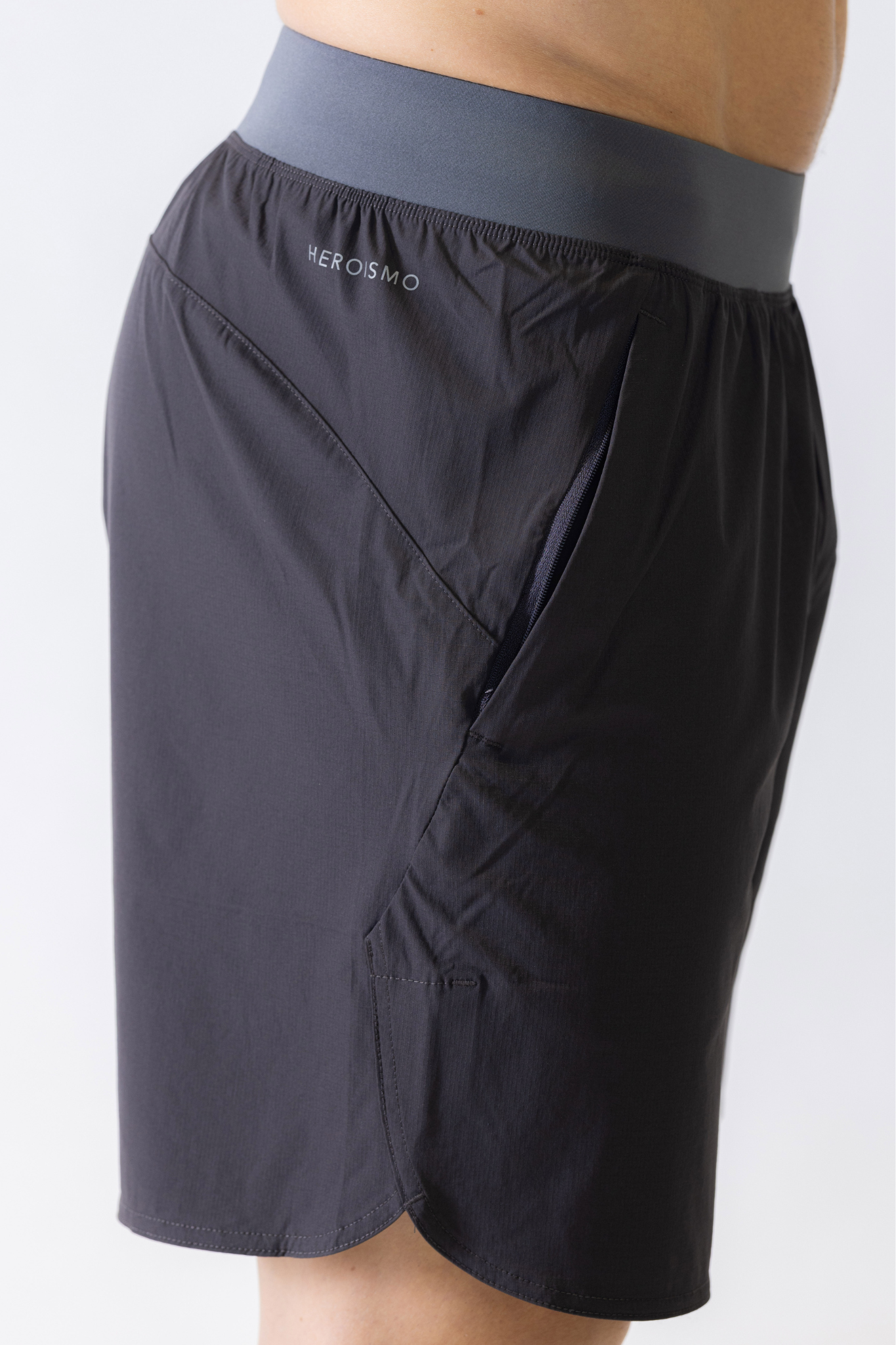 Max Hybrid Shorts - Titanium