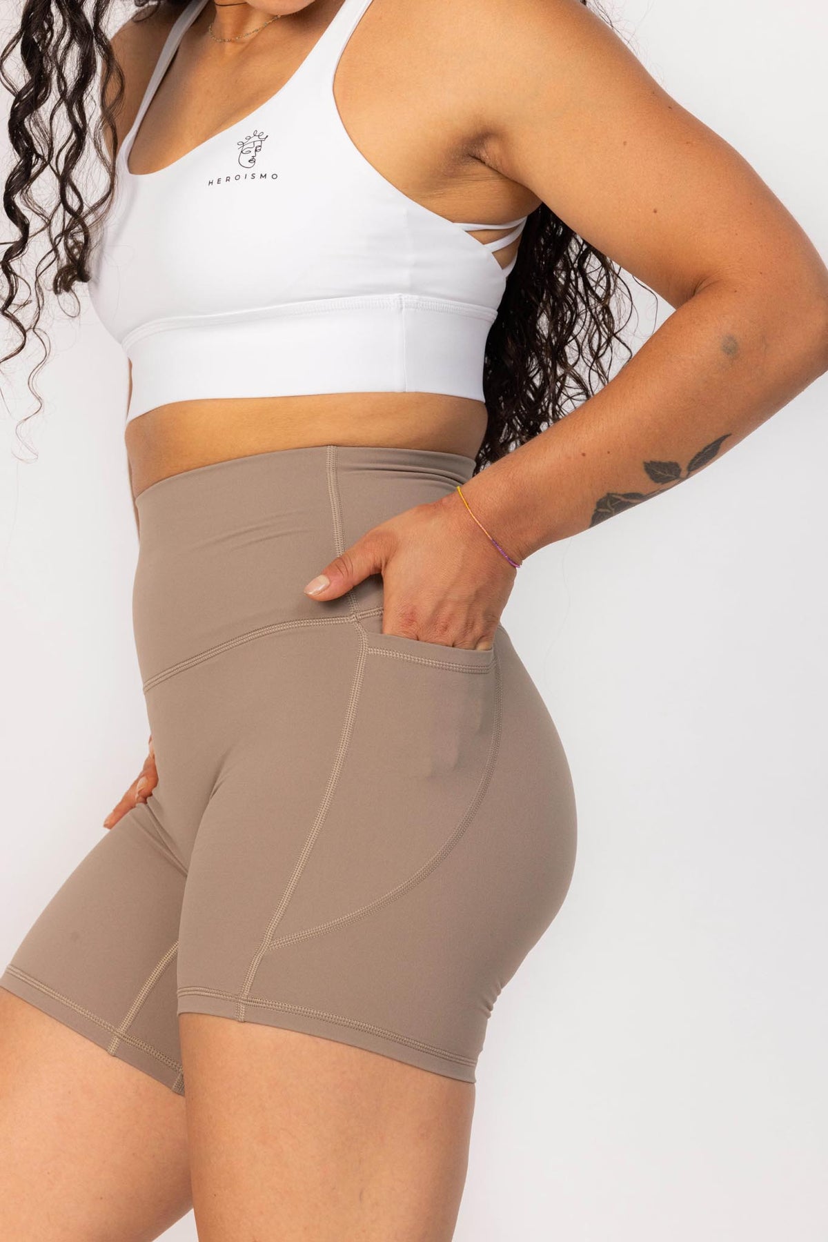 Claire Shorts Pockets - Tan