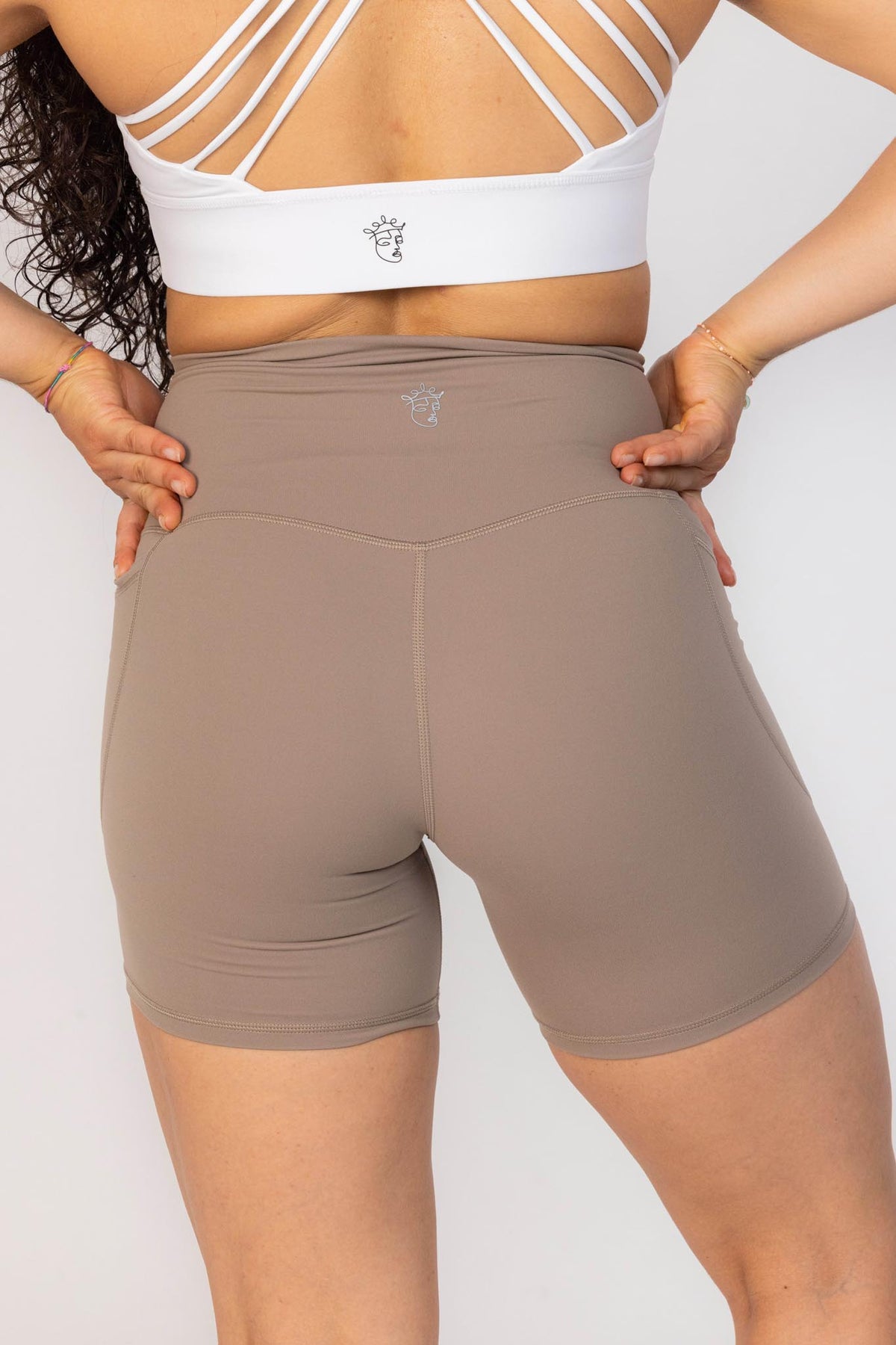 Claire Shorts Pockets - Tan