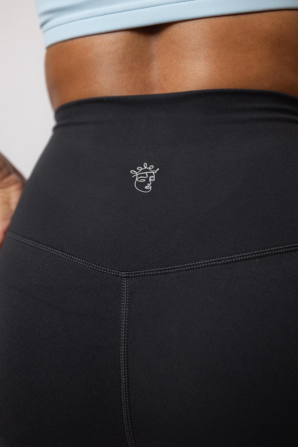 Claire Shorts Pockets - Black